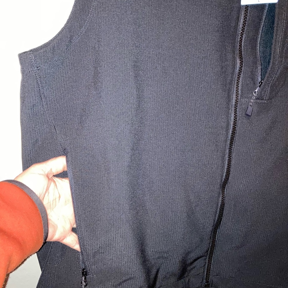Eddie Bauer Softshell Black Vest - Picture 5 of 13